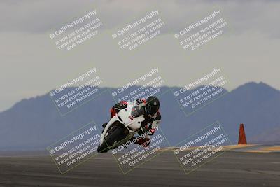 media/Jan-15-2023-SoCal Trackdays (Sun) [[c1237a034a]]/Turn 9 (2pm)/